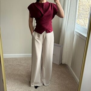 Light beige wide leg pants. M